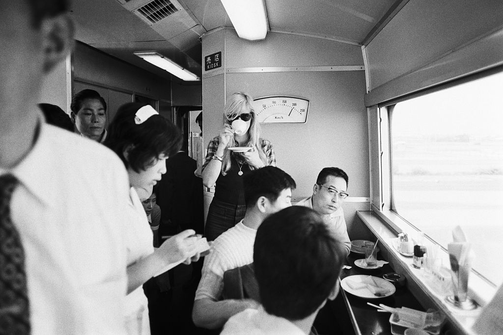 1970年の大阪万博で新幹線「ひかり」が“動くパビリオン”と言われたワケ
