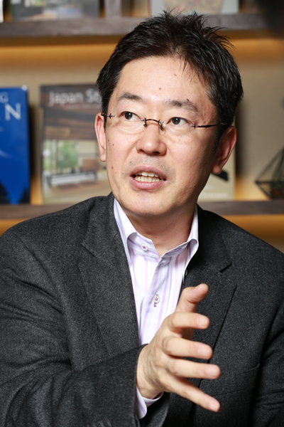 フリーランスは孤独では稼げない!<br />成功の秘訣は「協業」にあった<br />――プリンシプル・コンサルティング代表取締役・秋山進氏に聞く