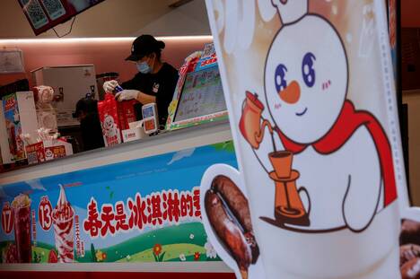 マック・スタバ抜き店舗数世界最多に　中国の急成長飲料チェーン