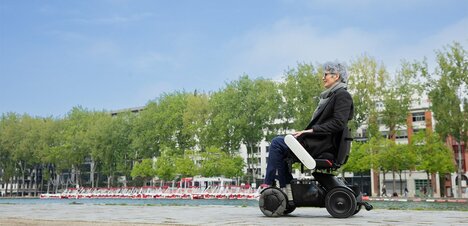 「乗りたくなる車いす」が生まれた舞台裏、WHILL開発で浮かんだデザインの力と関わり方とは