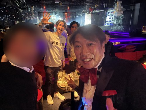 来賓客は派手な方ばかり