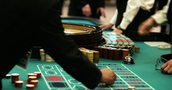 日本にカジノができるとギャンブル依存症の生活保護受給者にはどんな影響が？