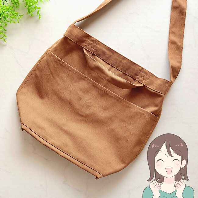 「衝動買いしました」無印良品の“肩らくバッグ”大容量で天才すぎる！「肩に食い込まない」「かわいいので大満足」《購入レビュー》