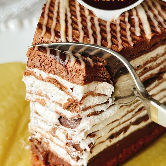 「神がかったおいしさ」コージーコーナー×紗々の“チョコづくしケーキ”が再現度高くてビックリした…！「おいしくてやばい」「とりあえず2個買ってきた」