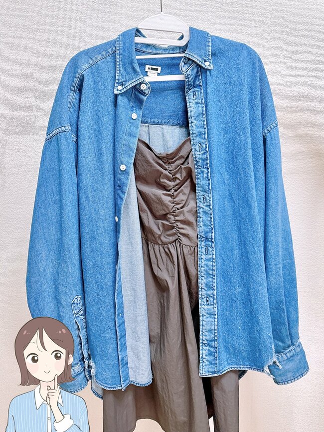 「家のハンガー全部変えました」「何度も購入しています」3COINS“多機能ハンガー”1本で何役もこなしてくれる優れものです!「もうこれしか使えません」