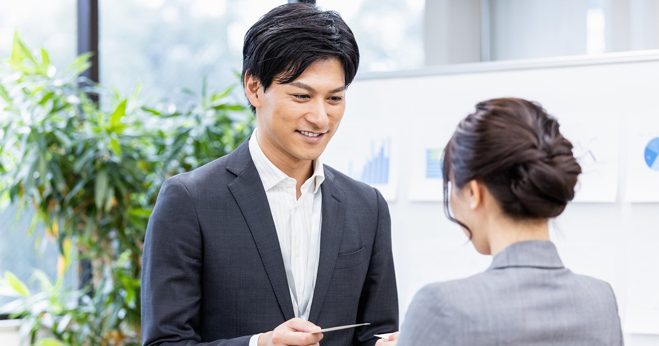 受付嬢が見た「第一印象が良い人・悪い人」の決定的な違い、何気ない態度が大きな差に！