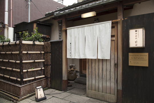 飲食店の月次決算の時間を<br />「1ヵ月」から「5日」に短縮したしくみ