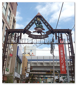 「台湾家庭料理は、お客さんの笑顔のための料理。<br />だから、おいしくて安くて、やさしい味でないと<br />いけない」と元住吉の大衆食堂店主は言った