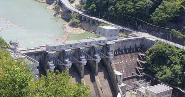 愛媛県大洲市の鹿野川ダム 西日本豪雨の隠れた人災「ダム放流で大洪水襲来」の危険すぎる現場