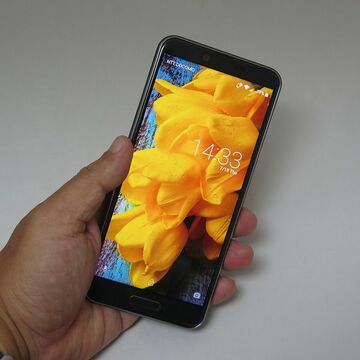 堅実な進化が魅力のSIMフリースマホ「AQUOS sense plus」