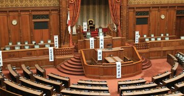 右も左も「極端」に走るニッポン…親しみやすい「身近な指導者」の脅威とは?