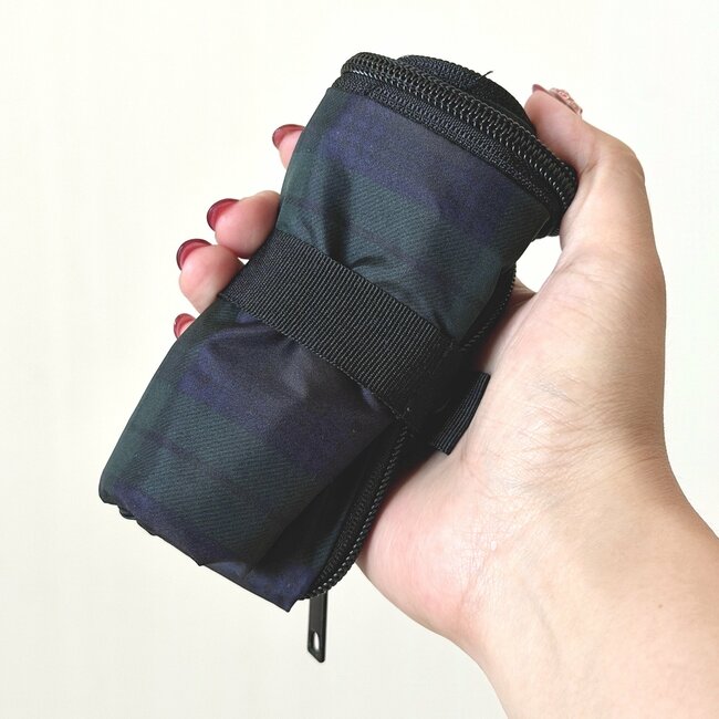 「買って良かった」「本当に便利」無印良品の“感動アイテム”で傘ビショビショ問題が解決した!「電車内でも周囲に迷惑をかけず持ち運べます」《購入レビュー》