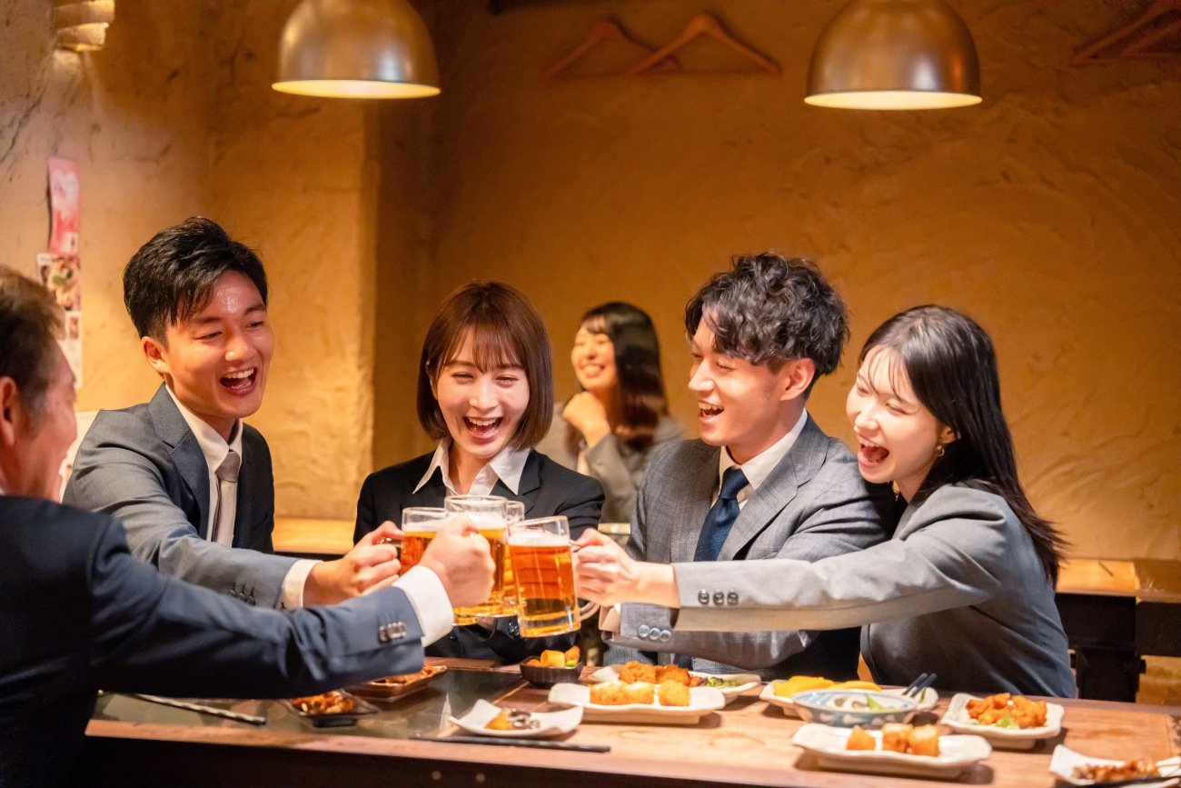 「やたらと飲み会に参加する人」が人生後半に失うもの・ワースト1