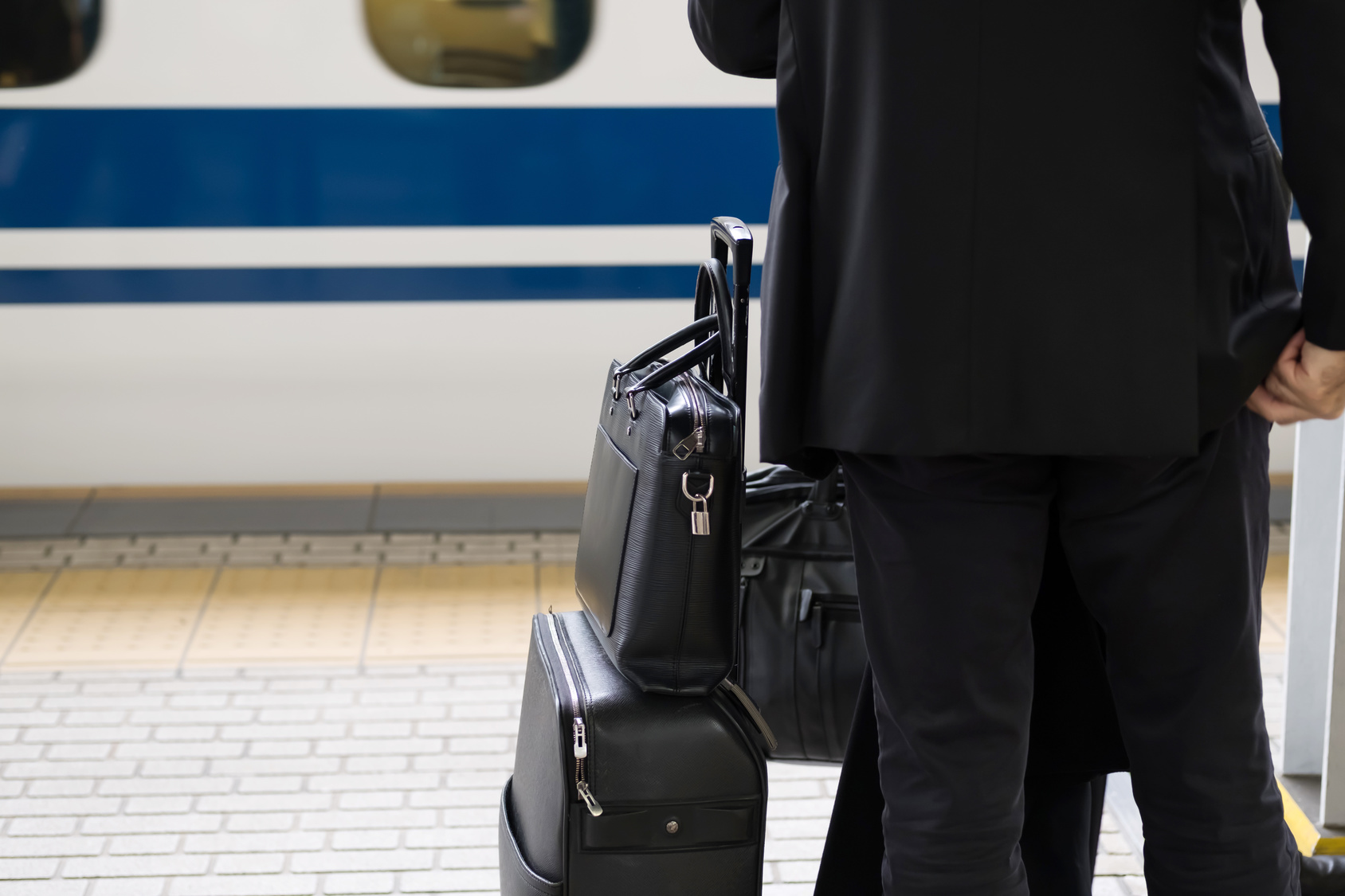 なぜ、年収1億円になる人は、グリーン車に乗らないのか?