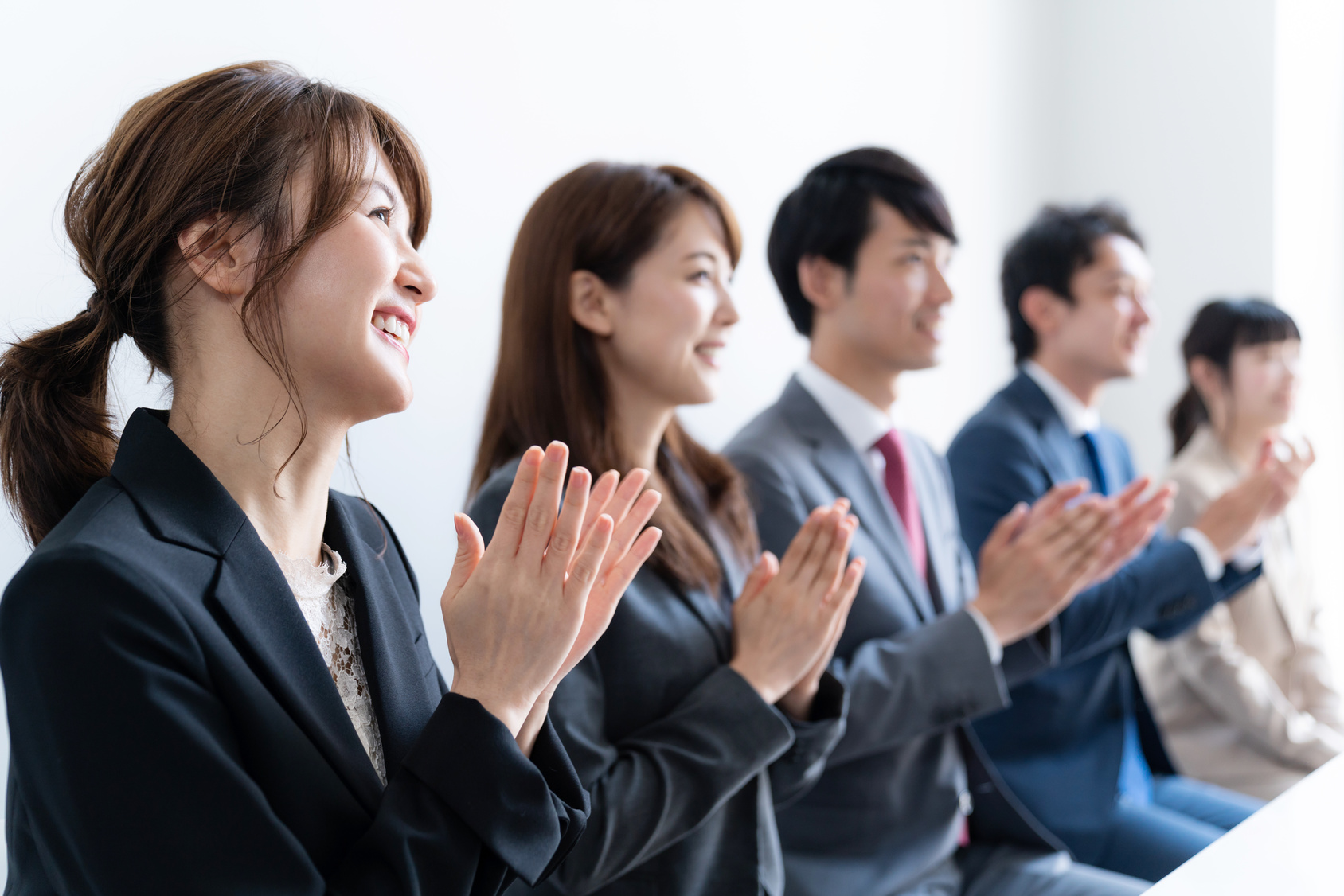 英語の「お世辞」と「祝辞」、違いがわかりますか?