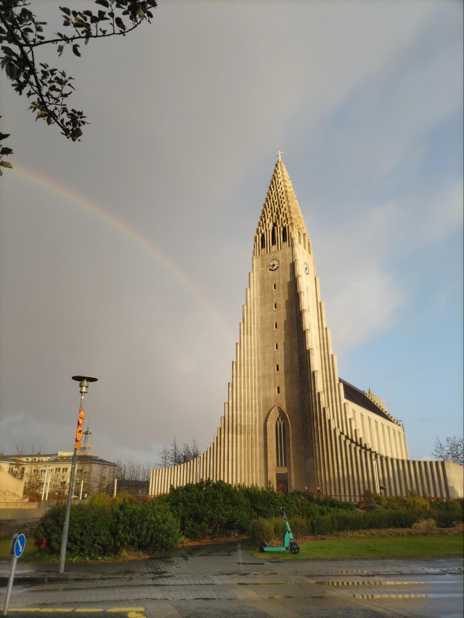 市内中心部にあるハットルグリムス教会（提供=筆者）