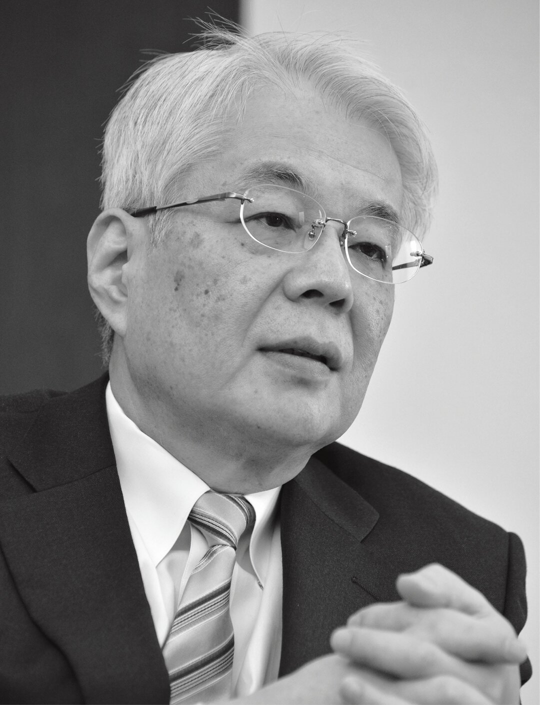 銀行業から<br />金融サービス業への転換【前編】<br />