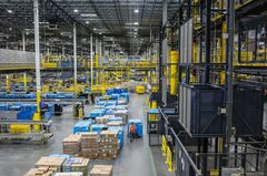 アマゾン、外部業者販売品にも責任か　米政府が近く判断