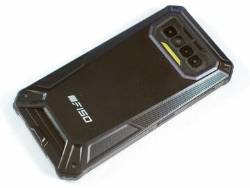 「犬の鳴き声発生」「水準器内蔵」最新アウトドアスマホ「B2021」が楽しい