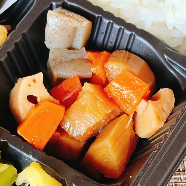 おかずギュウギュウで驚いた!ほっともっとの“よくばり弁当”好きなものだらけで嬉しい!「具沢山でめちゃウマ」「こんなのがいいんです」「おかずがいっぱいで最高にうまうま」《実食レビュー》