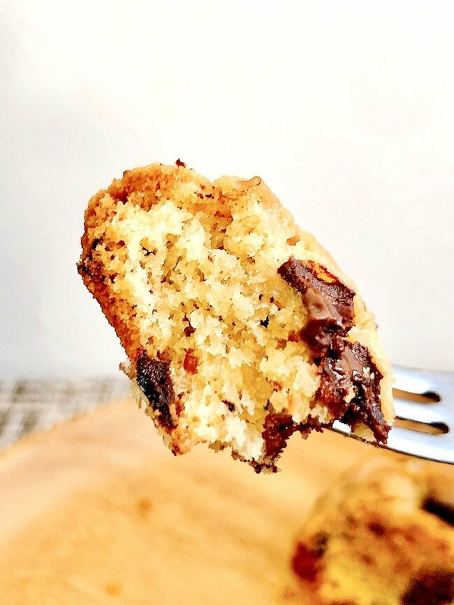 「セブンイレブンで一番うまい商品」お店で焼いた“500kcal超えクッキー”背徳感たっぷりでウマすぎる！「これ今年ずっと食うかも」「多分20枚はもう食ってる」