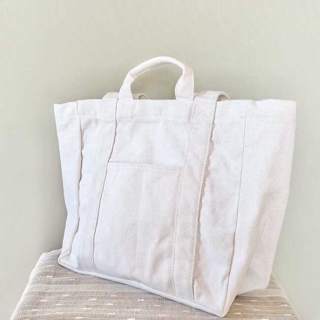 「こんなお安くていいんですか」「2色購入しました」3COINSの“大容量トートバッグ”コスパの良さに驚き！「あっという間に在庫切れになりそう」