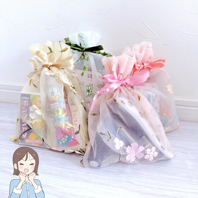 思わず全種類まとめ買いしちゃった！セリアの「華やかポーチ」がロマンチックすぎるんだけど…！《購入レビュー》