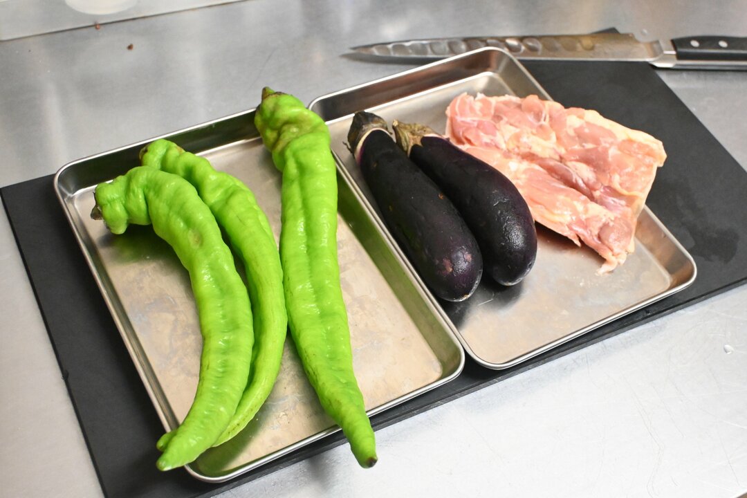 コンビニ飯ばかりの人に知ってほしい「15分で作れる」夏野菜いっぱいカレー