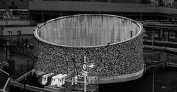 適応障害で会社を辞めた10年後、急に涙が止まらなくなった。もう大丈夫だろうと思っていたのに。