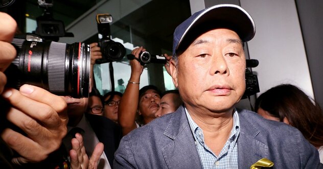 チョコレートの味に感動して香港へ密航した中国少年が、新聞王になり「極悪犯罪者」と呼ばれるまで