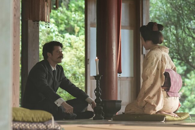 そりゃないでしょ…初対面の相手を「おっちょこちょいのメイド」呼ばわり！気まずい空気でオンナの戦い〈ばけばけ第64回〉