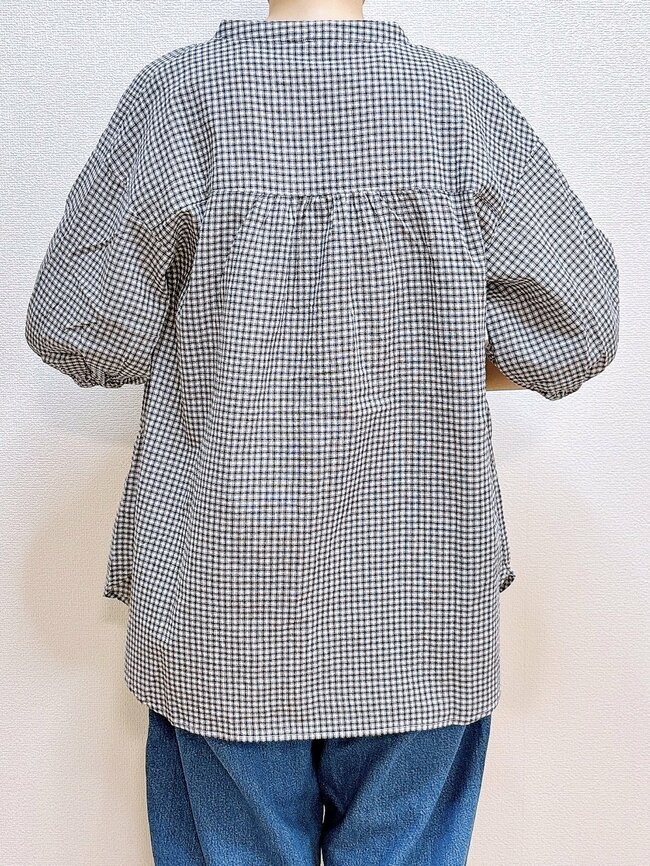 「体型カバーできて最高」ハニーズの“ぽわん袖ブラウス”が夏のお出かけに大活躍！「汗が気にならない」「サラサラで着心地が良い」【購入レビュー】