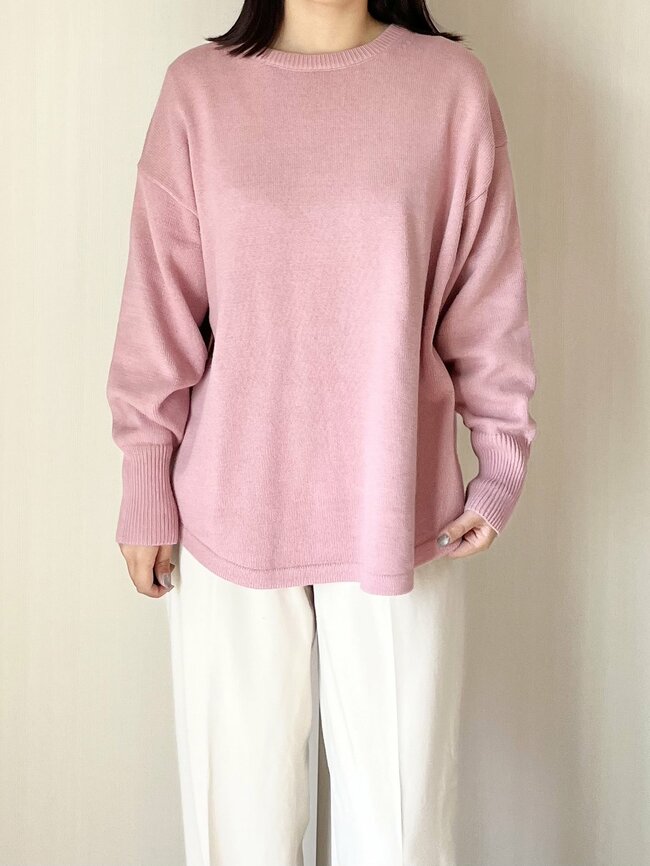 「二の腕がスッキリ見え」グローバルワークの“2200円ニット”ぽわんとした袖が可愛い！「細見えします」「とてもお気に入り」