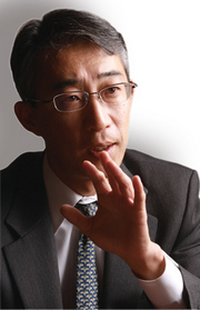 ロイヤルホールディングス社長 菊地唯夫<br />ロイヤルホストはブランド<br />給食事業で成長する