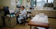 閑散とする街の診療所、コロナが招く経営悪化 医療の質に懸念