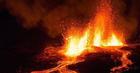 【京大名誉教授が教える】噴火が大きくなり、マグマが泉のように噴き出し、直撃したら即死の「火山弾」が降り注ぐ…命の危険を感じた「伊豆大島の大噴火」とは？