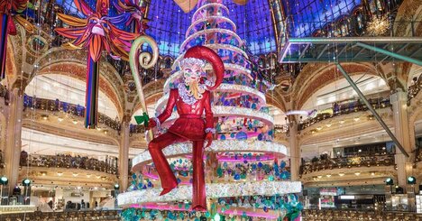 パリ・ギャラリー・ラファイエット百貨店のクリスマス、ショーウインドーの幻想世界に酔う