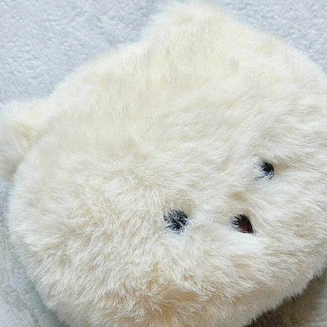 「とにかく可愛い」「2色購入しました」3COINSの“もふもふエコバッグ”見るたびに癒やされる！「家族にプレゼントします！」