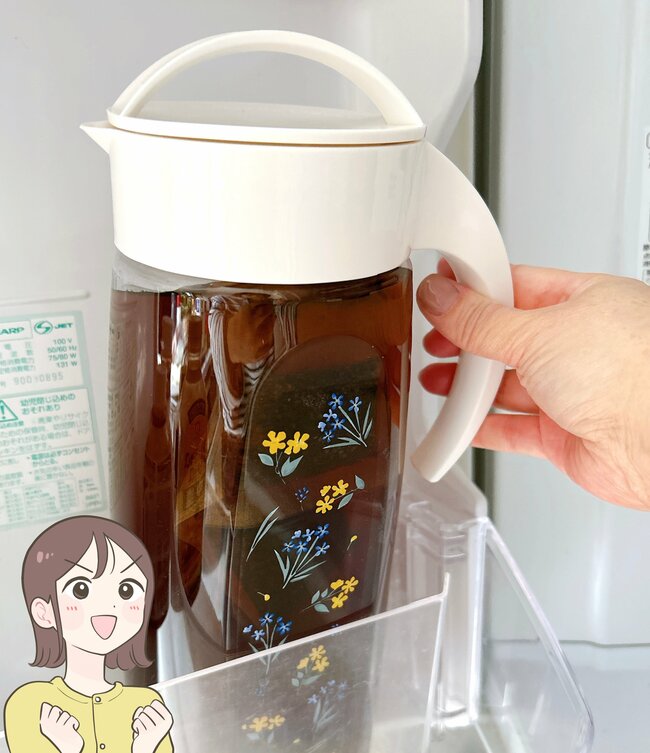 純喫茶みたいで可愛すぎる…！アフタヌーンティーの「昭和レトロなボトル」で水を飲む量が増えました！