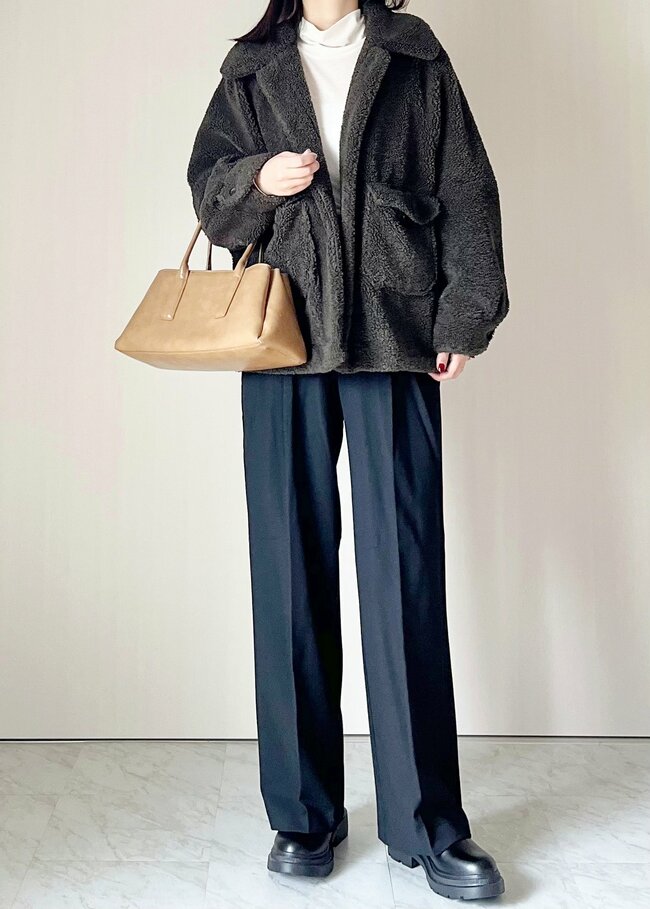 「気に入りすぎて3色購入」GUの“着回しワイドパンツ”脚のラインをまるっとカバーしてくれる！「着痩せします！」「はき心地がとてもいい」