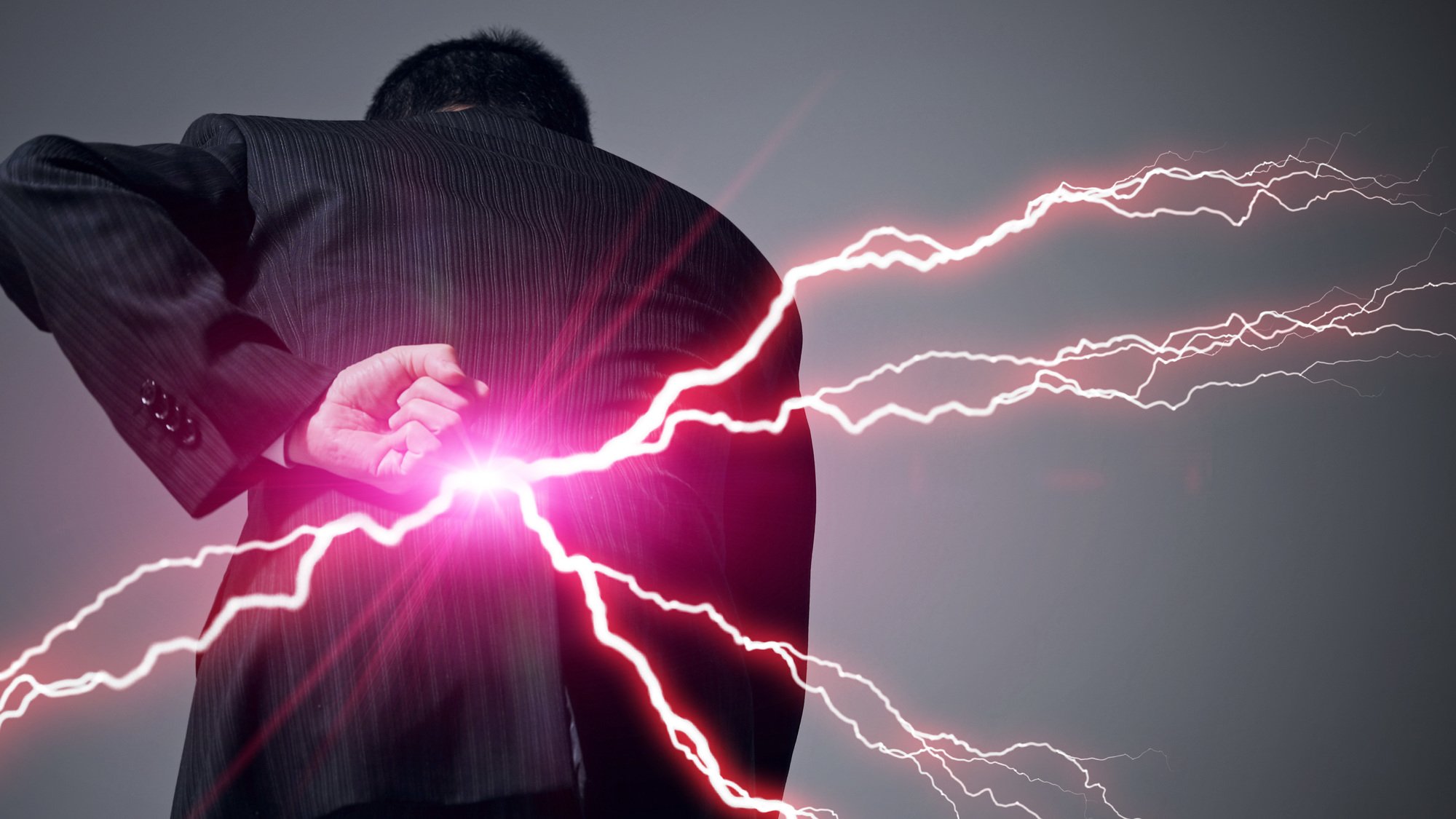 正体不明の「痛み」に苦しむ人は推定2000万人以上！慢性痛治療に立ちはだかる「バカの壁」とは