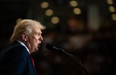 イラン、トランプ氏妨害狙い米大統領選に介入=米当局