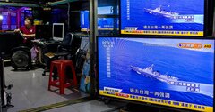 台湾封鎖の中国軍演習、「戦火なき統一」予行か