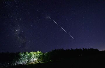スペースXの衛星ネットサービス、端末がウクライナ到着＝マスク氏