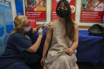 ワクチン接種目的で米国旅行、外国人が殺到