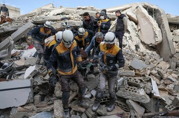 シリアの孤立、地震救援の妨げに