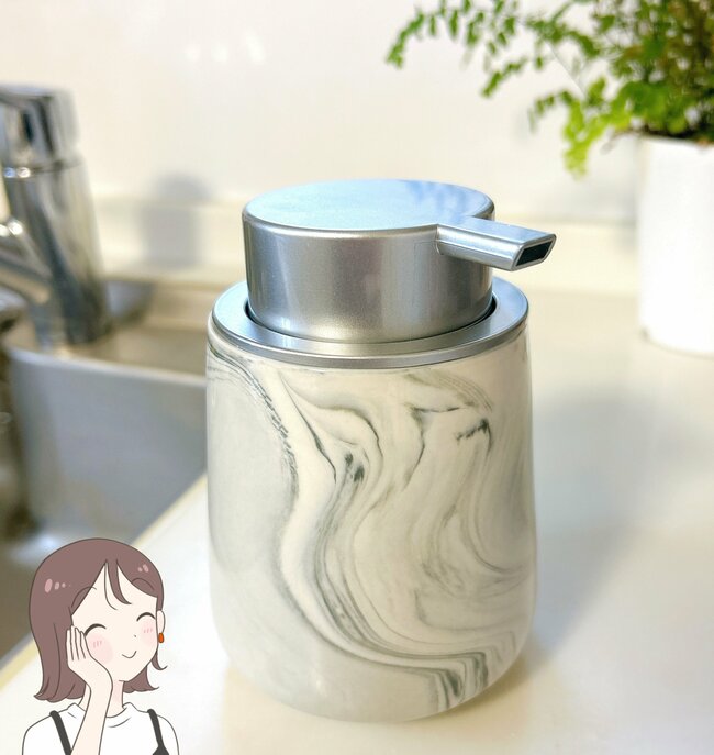 家中のハンドソープ入れにしたい…!ニトリの“高級感たっぷりボトル”がまるでホテルみたい!「友人宅のマネして買いました」「洗面所がおしゃれになった」