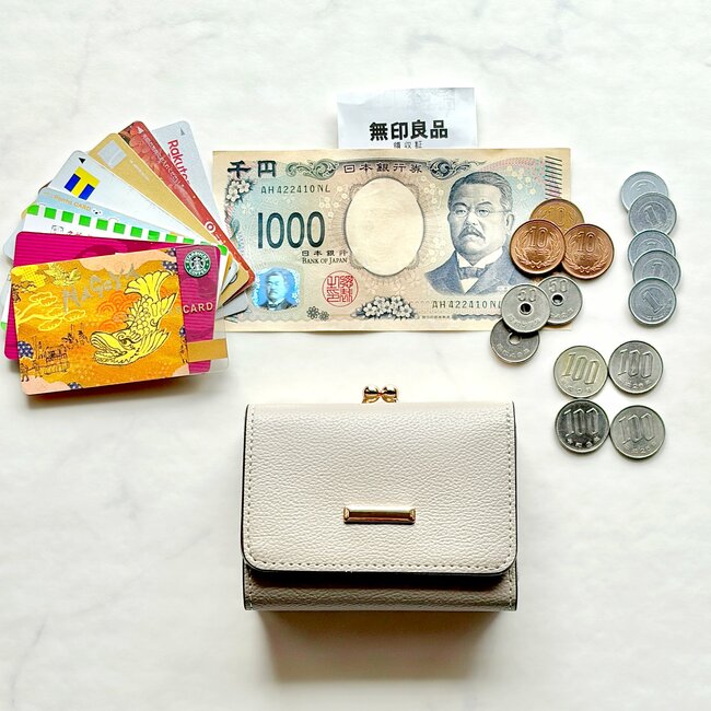 【しまむら】カードや診察券が34枚入った…！1639円の「ポケットたくさんミニ財布」レシートやクーポンが出し入れしやすくて便利！《購入レビュー》