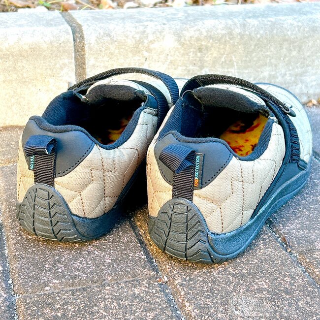 「高いシューズよりも履き心地よい」ワークマンの“2500円シューズ”が楽ちんでポカポカ！「全然寒くないです」「焚き火も安心」