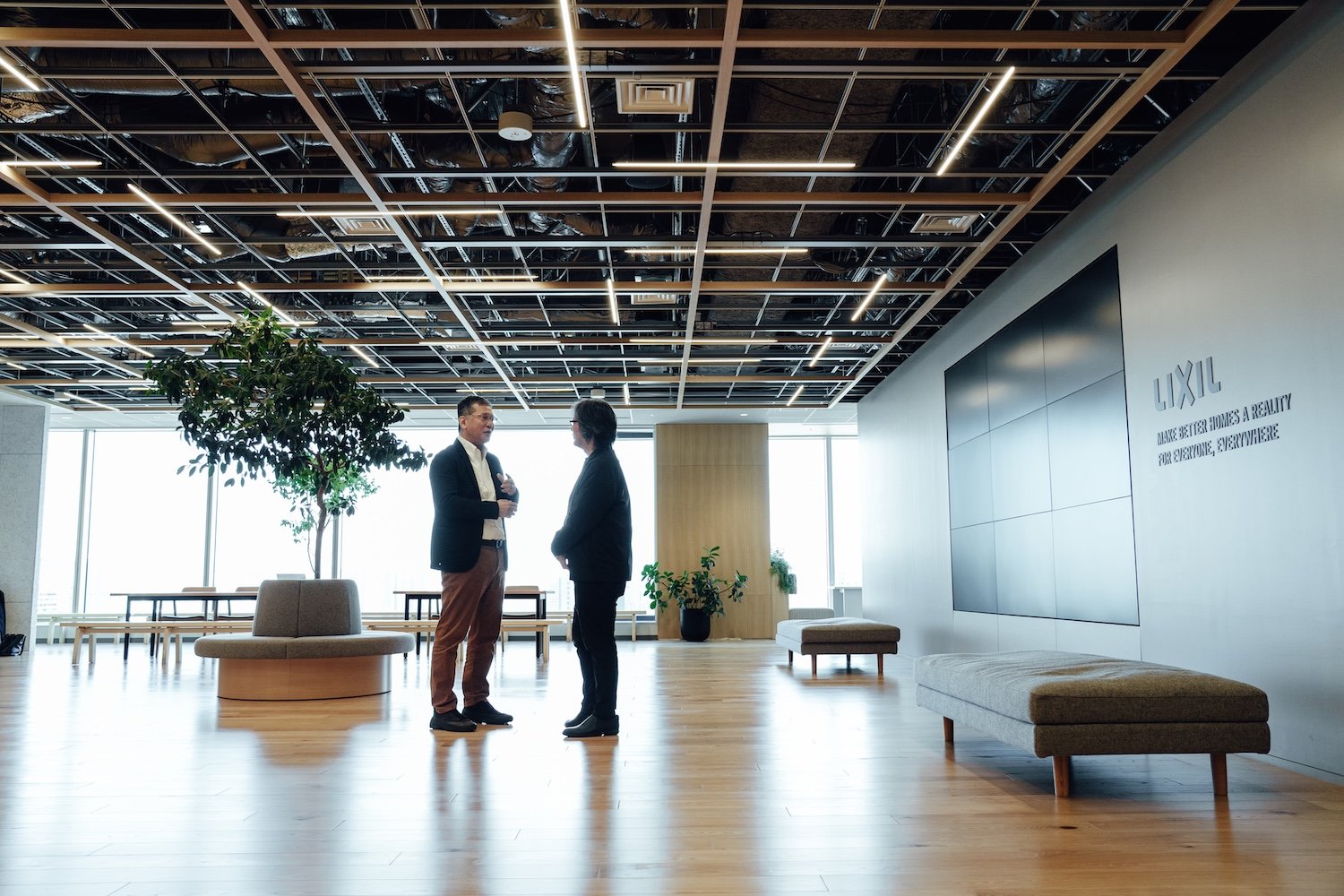 破壊的イノベーションもデザインから、LIXILのトップが語る「経営の意志」を伝えるデザインの力とは――LIXIL 代表取締役社長兼CEO・瀬戸欣哉氏インタビュー